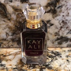 Huda Beauty Kayali Vanilla|28 No Box 10ml